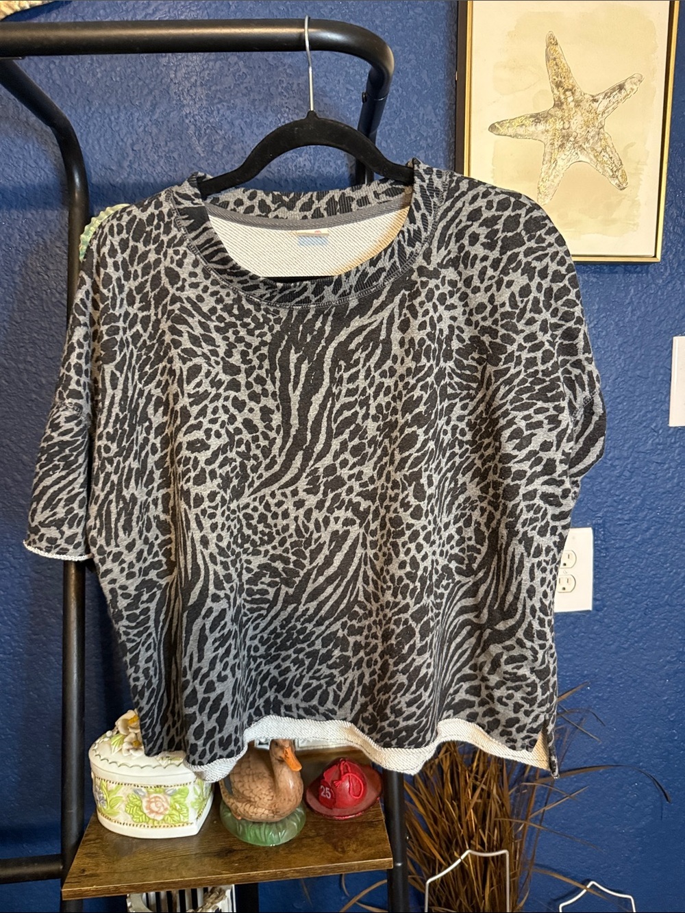 Secret Treasures Black & Gray Animal-Print Short Sleeve Top